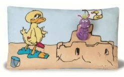 NICI 38022 Sunny Holiday: Kissen Ente Mit Sandburg, Bedruckt + 3D-Raupe, Rechteckig, 43 X 25 Cm
